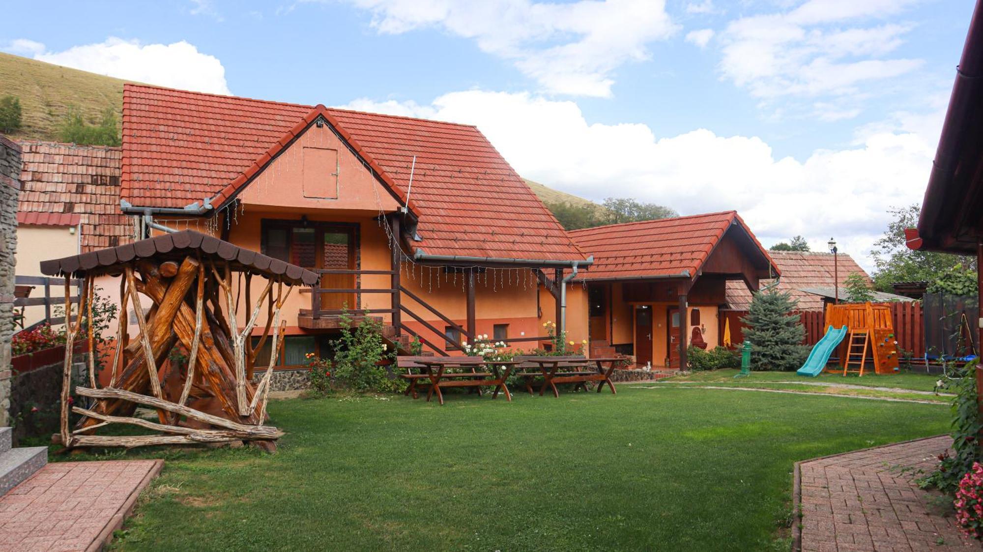 Marginimea Sibiului - Pensiunea Darian & David Orlat Exterior photo